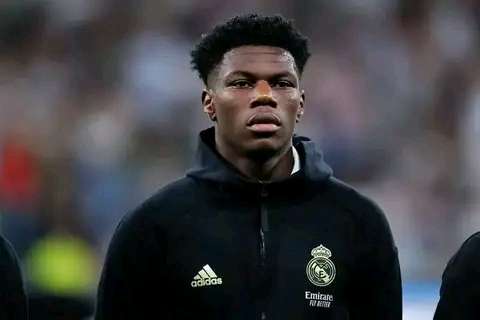 Arsenal and Manchester united set to battle it out for the signature of Real Madrid star. 1