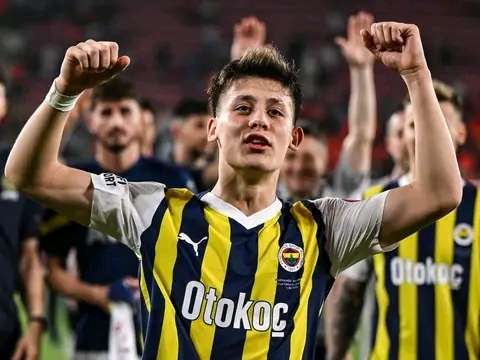 Breaking News:Real Madrid beats rivals Barcelona for the signature of Turkish wonderkid. 3