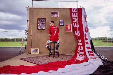 Breaking News: Manchester united new number 7 5