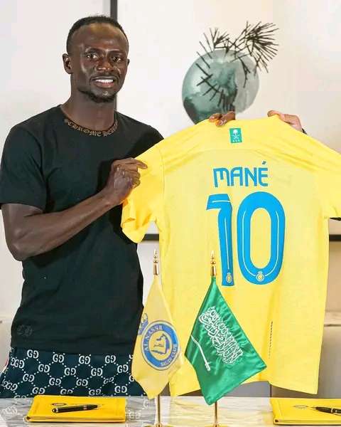 Official: Sadio Mane announced as new Al nasr player. 2