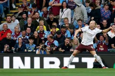 Manchester City kicks off the new season with a Comfortable win against Burnley 1
