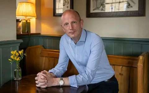 Top 10 Peter Drury Commentary quotes and moments. 6