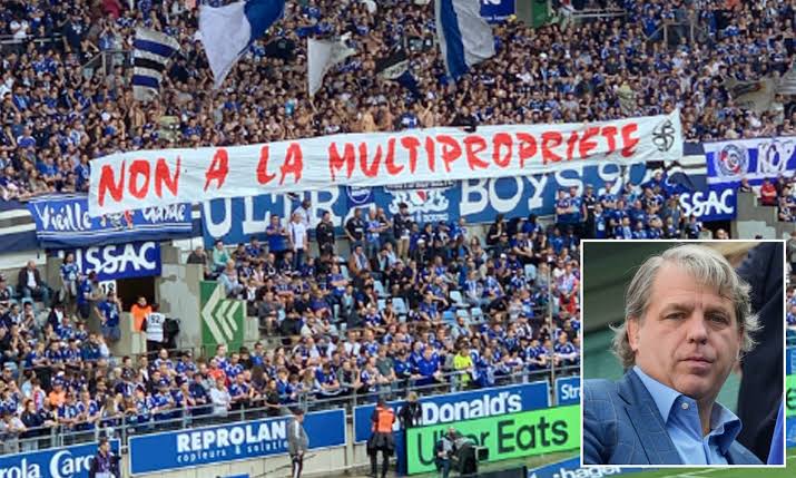"We don't want the incompetence that reigns at Chelsea in Strasbourg," Strasbourg supporters. 2