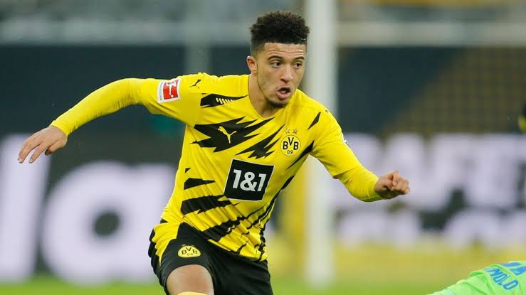 Sancho's situation at Manchester United could lead to an early exit from the club. 2