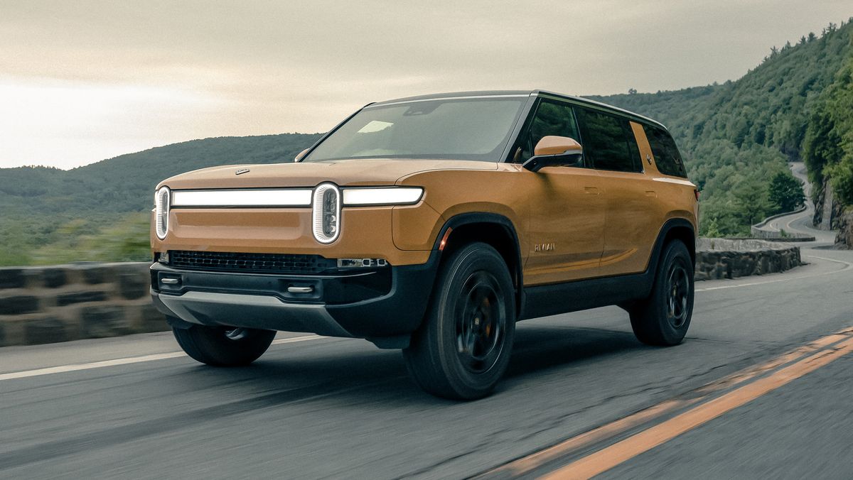 2022-Rivian-R1S