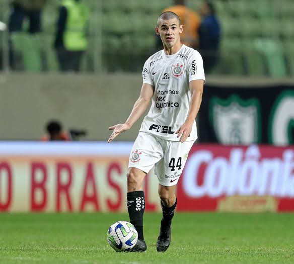 Who is Gabriel Moscardo? The Brazilian who has drawn the attention of Chelsea and other European clubs. 4