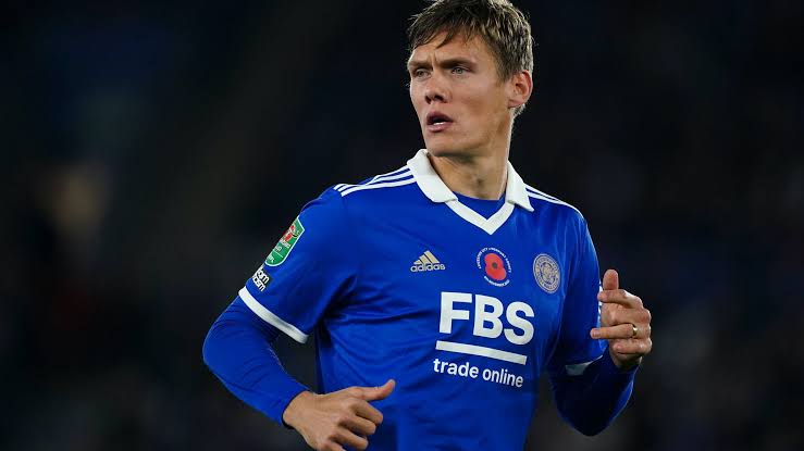 Vastegaard confirms he turned down Saudi offers and reveals his plans to to extend his stay at Leicester. 6