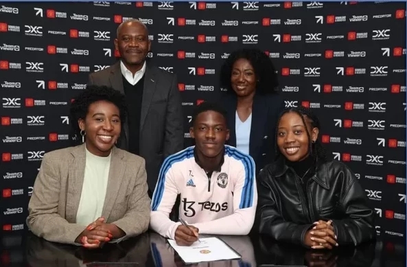 Kobbie Mainoo biography, Parents, Nationality, Playing style and more. 3