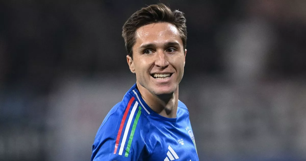 Federico Chiesa's private jet arrives ahead of Liverpool's physical, following a financial agreement with Juventus. 5