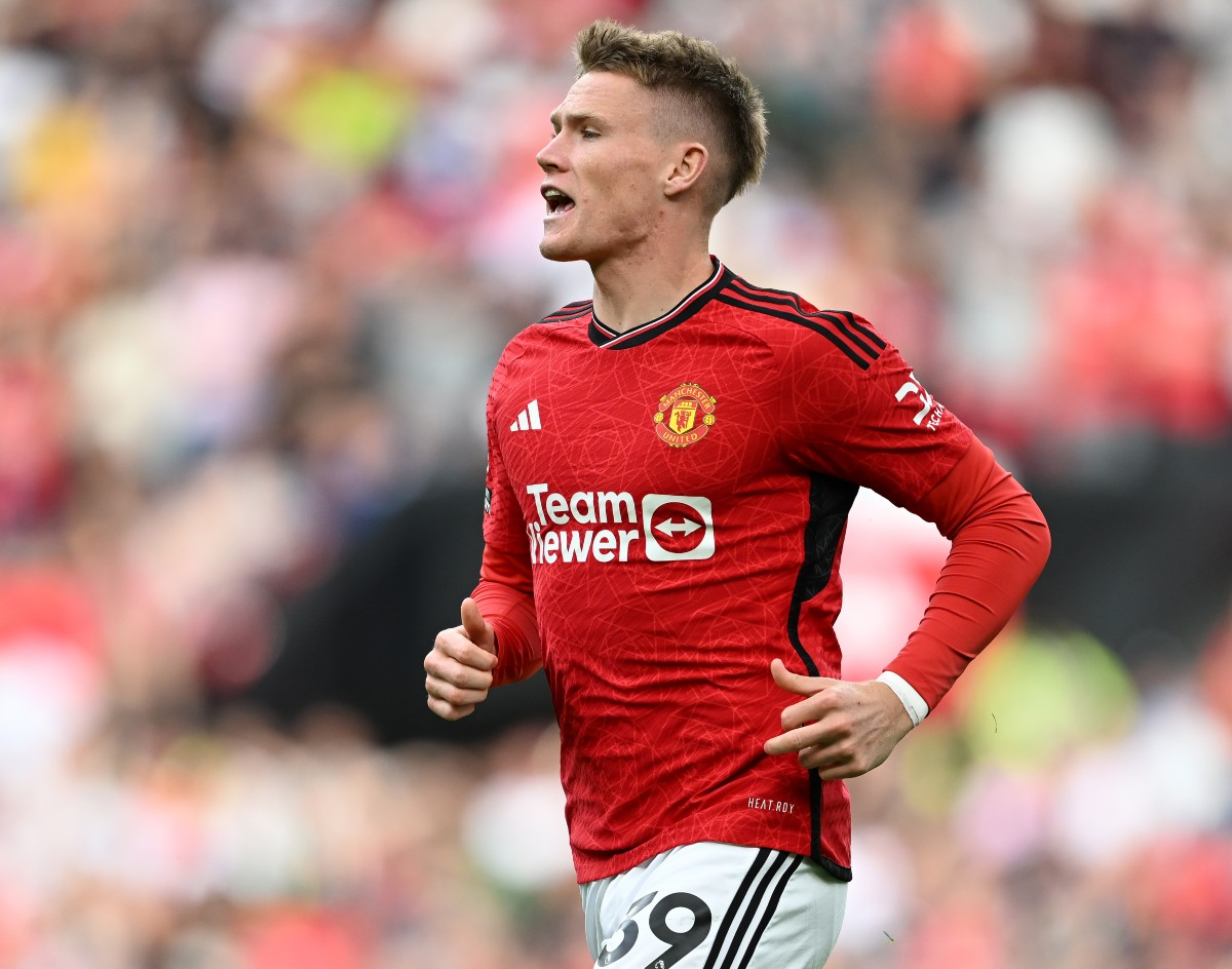 Scott McTominay of Manchester United is 'on the verge' of completing his Serie A deal. 3