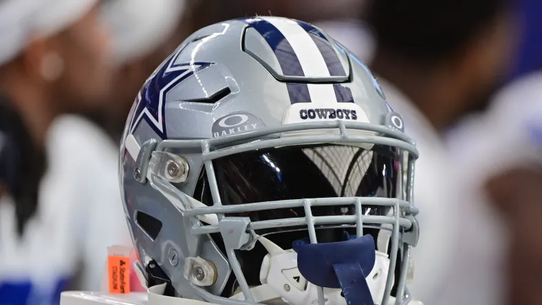 "Is Week 11 the End of Dak Prescott’s Reign? The Cowboys' Quarterback Dilemma" 9