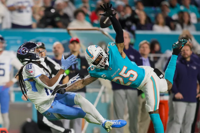 "Xavien Howard Shakes Up Free Agency: Rejects Bengals’ Big Offer in Bold Move" 7