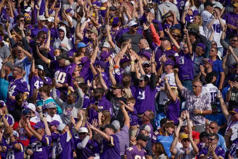 "Vikings Shine Against Titans, but Offensive Flaws Loom Large on Playoff Horizon" 5