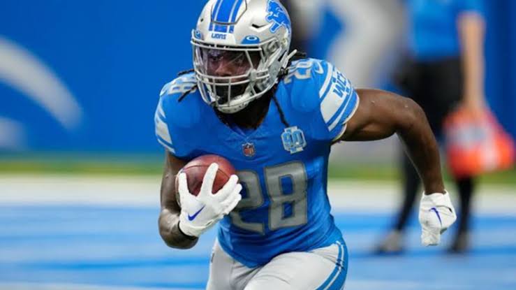 Jahmyr Gibbs Shatters Records in Lions' Win Over Packers: A Glimpse of Greatness or Temporary Triumph? 10