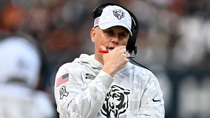 "Bears Stun NFL by Firing Head Coach Matt Eberflus Days Before Crucial Packers Showdown: Bold Gamble or Desperate Move?" 5