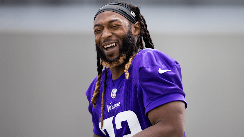 Vikings Stir Controversy with Surprising Salute to Service Nominee: Is Aaron Jones Sr. the Right Choice? 6
