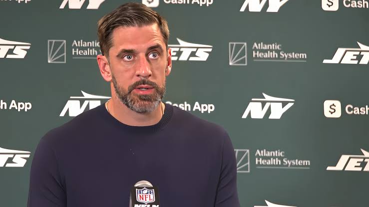 **“Aaron Rodgers Shocks NFL with Blockbuster Move to Washington Commanders: Franchise-Changing Deal Stuns Fans and Experts Alike”** 4