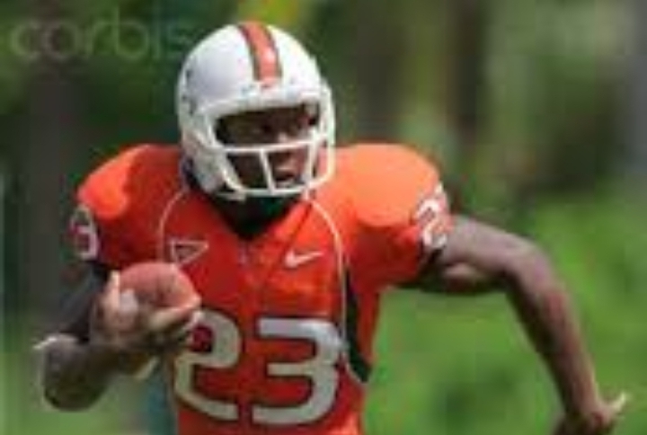 Tragedy Strikes: Former Dolphins Star Eddie Hill Dies at 67 After Battle with Illness and Football’s Dark Legacy 9