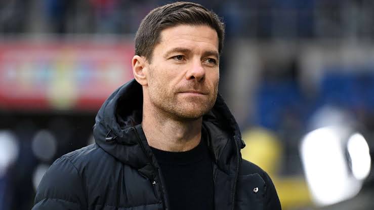 **Bayer Leverkusens Trainer setzt mutige Aussage ab: "Wir geben nicht auf" im Titelrennen gegen Bayern München** 4