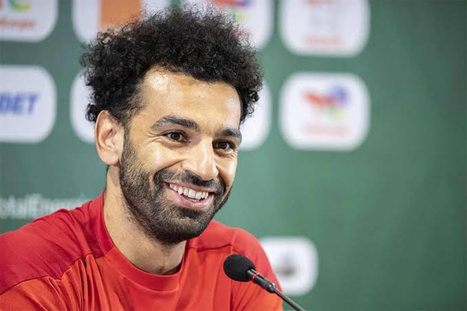  *"SALAH TAUSCHT ANFIELD GEGEN LEVERKUSEN! Ägyptischer Star macht überraschenden Wechsel zu Bayer Leverkusen!"* 3