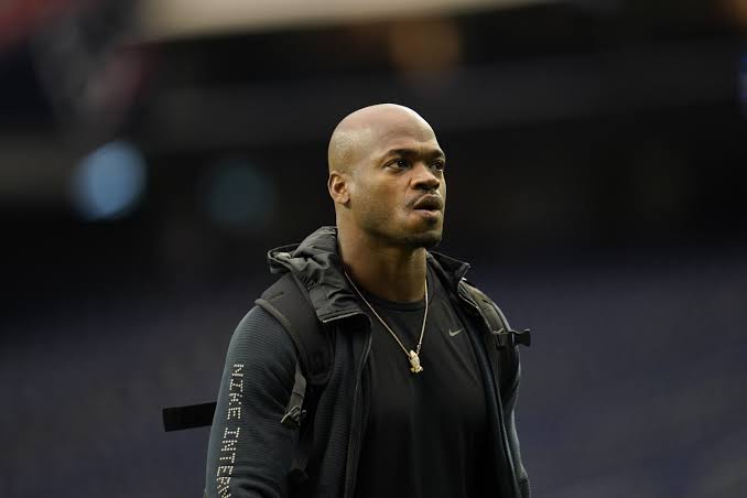 **Adrian Peterson to Return to Minnesota Vikings as Interim Running Back Coach for the 2025 Season** 2