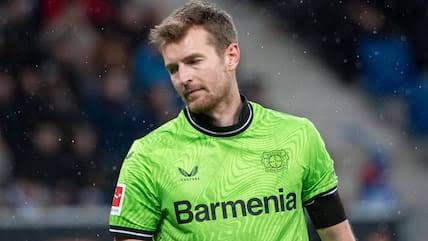*BAYER LEVERKUSEN ERWARTET ABGANG VON STURM-TORHÜTER LUKÁŠ HRÁDECKÝ* 9