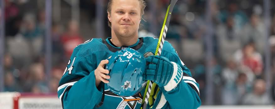*THE BIGGEST SIGNING OF THE YEAR? Mikael Granlund Chooses Boston Bruins* 1