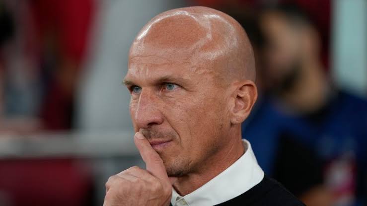 *"STRUBER AM ABGRUND: 1. FC Köln-Trainer kämpft um seinen Job nach katastrophaler Serie!"* 4