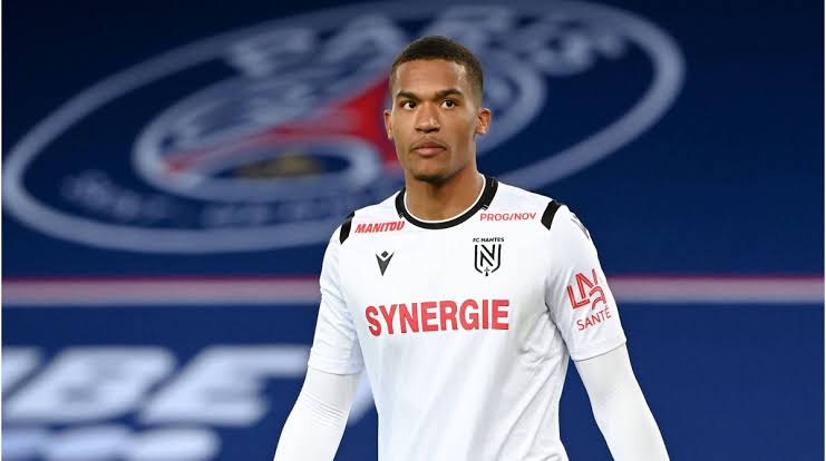*LE FC NANTES SUBIT UN COUP DUR AVEC LE DÉPART D'ALBAN LAFONT VERS UN RIVAL FRANÇAIS* 7