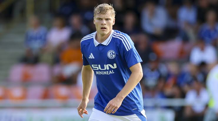  *FC SCHALKE ERLEIDET SCHWEREN SCHLAG: STAR-STÜRMER EMIL HOJLUND VERLÄSST DEN KLUB FÜR EINEN LANGFRISTIGEN VERTRAG* 9