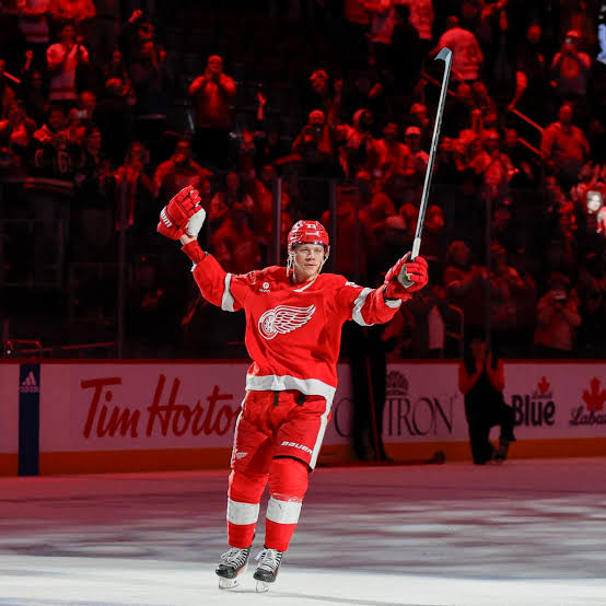 "GOODBYE, RAYMOND: Detroit Red Wings Star Leaves Team After Breakout Season - What's Next for the Young Sensation?" 7