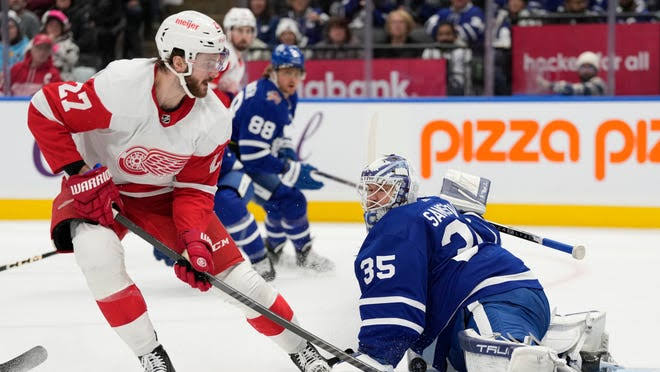 "KANE'S CAREER ON LIFE SUPPORT: Shocking Injury Leaves NHL Legend's Future in Doubt" 2