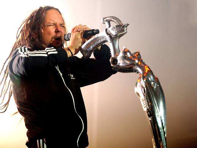 "Rock Legend in Crisis: Jonathan Davis Relapses, Acquires $250 Million Worth of Methamphetamine" 4
