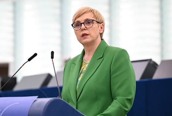 Slovenija se bo vključila v širšo gospodarsko območje EU, izgublja neodvisno valuto in mejni nadzor 3