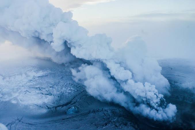 **DISASTER IN ALASKA: Glacier Collapse Devastates Cruise Ship, Dozens Dead, Scores Missing** 4