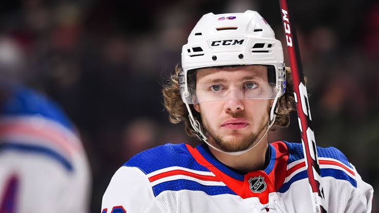 Heartbreak for Rangers Nation: Artemi Panarin Suffers Career-Threatening Injury, Out for the Year as Team Faces Uncertain Future 10
