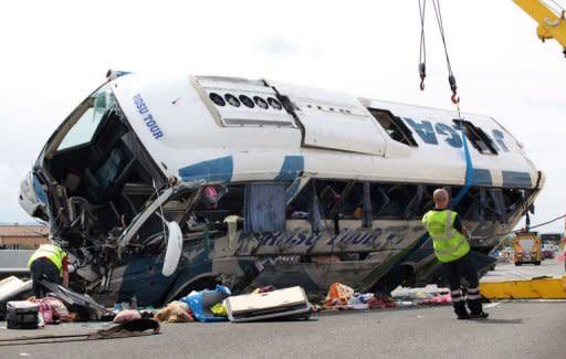 Tragedie în România: Peste 30 de morți într-un accident de autocar 8